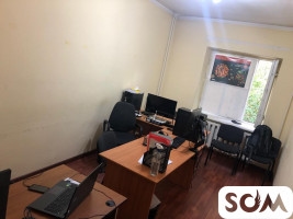Срочно! Продаю 3-ком.кв., можно под офис, район Токтогула/Уметалиева